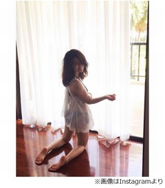 大島優子がセクシーバックショット、「VoCE」オフショットにファン歓喜。