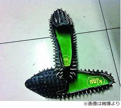 &ldquo;トゲトゲ靴&rdquo;で飛行機搭乗NG、「どこからが危険物？」と関心集まる。