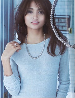 &ldquo;驚異の10頭身&rdquo;香川が「Oggi」に、今後もレギュラーモデルとして登場。