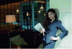 オトナの深田恭子が秘書役挑戦、「GOEHTE」最新号の人気特集に登場。