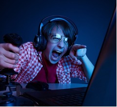 &ldquo;音量上げすぎ&rdquo;ビデオゲーマーに難聴や耳鳴りの危険性