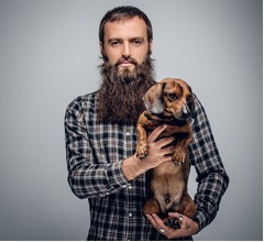 ヒゲの男性、犬より多くの細菌