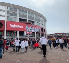 楽天本拠地&ldquo;現金使えない球場&rdquo;初日レポート