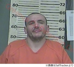 脱走した囚人がヒッチハイク、運転手は警官だった