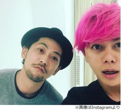 山田親太朗、髪が鮮やかなピンクに