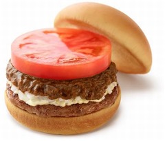 夏限定「カレーモスバーガー」、初めてミートソース以外のソースに。