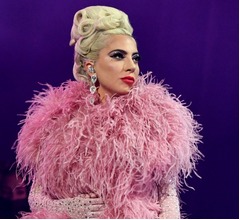 レディー・ガガ&ldquo;開場後&rdquo;にコンサートをキャンセル、謝罪の言葉繰り返す