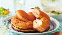 ミスドの新作は「塩ドーナツ」、岩塩とバターの風味がアクセント。