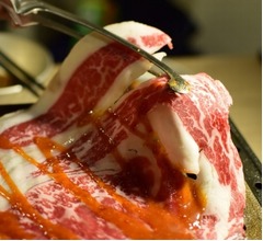 奨学&ldquo;肉&rdquo;制度、1年間1日1回タダで焼肉食べ放題