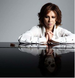 YOSHIKIが米国から初のニコ生、ファンからの質問に答えるコーナーも。