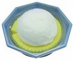 「プレミアムロール」がアイスに、ローソンの創業40周年記念商品。