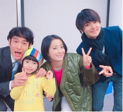 佐野勇斗、菅野美穂ら&ldquo;家族ピース写真&rdquo;に反響