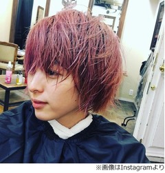 清野菜名の&ldquo;ピンク髪&rdquo;に絶賛「めっちゃ似合ってる」「うわわわ最高」。