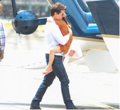 &ldquo;トム・クルーズの娘&rdquo;スリ・クルーズが大学寮に、高級高層マンションからお引っ越し