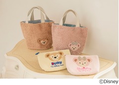 ダッフィーのふわふわ新グッズ、トートバッグやスマホケースなど。