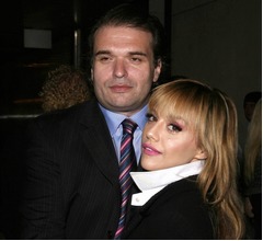 ブリトニー・スピアーズが&ldquo;悪霊&rdquo;恐れ&hellip;女優夫妻が相次ぎ突然死した家が売りに出される