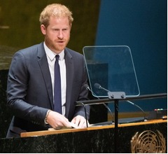 &ldquo;ヘンリー王子のパンツ&rdquo;オークションに出品