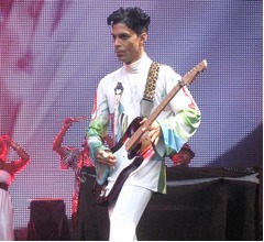 プリンスが遺した数々の未発表曲リリースへ