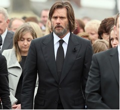 自殺した元恋人遺族がジム・キャリー提訴