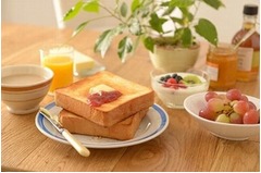 ローソン史上最高品質の食パン、小麦やバターなど北海道産にこだわる。