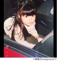 カワイイ&ldquo;7歳の益若つばさ&rdquo;、「面影ある〜！」「きゃわーー」の声。