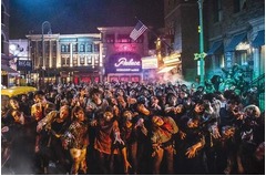 2000人がUSJゾンビ軍団と踊る、ハロウィーン当日にスペシャルイベント。