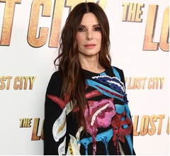 サンドラ・ブロック休業理由「家にいたい」の真相、ALSの恋人を看病するためだった