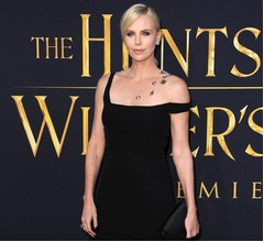 シャーリーズ・セロン「老いをなぜ恐れるの？」