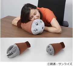 アッガイの腕でスヤスヤ&hellip;キャラ腕枕が誕生