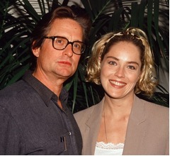 シャロン・ストーン、「氷の微笑」リブート企画に疑問「なぜそんなことするのだろう」