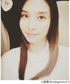 橋本マナミが清楚にイメチェン、珍しいストレートヘアに「うふうふ」。