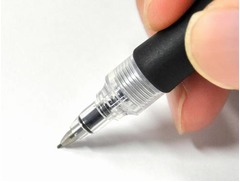 15倍芯が折れにくいシャーペン、先端の曲げ強度もアップで疲れにくく。