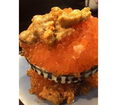 いくらもウニもこぼれる「ウニフェス」メニュー