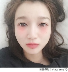 芹那が驚きの&ldquo;おフェロ顔&rdquo;、本人納得いかずもファンからは好評。