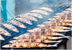 東京タワーでさんま振る舞い、大船渡産3,333人分を炭火焼きで無料提供。