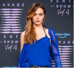 人気モデルの&ldquo;10億円豪邸&rdquo;大火災で消防士94人出動、愛猫の無事報告「生きてた！」