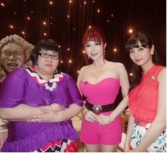 安藤なつ・叶美香・新川優愛＋&alpha;の異色ショット