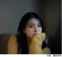 2024年目覚ましい活躍、出口夏希の&ldquo;1stカレンダー&rdquo;発売決定、先行カット公開