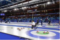 車いすカーリング始まる