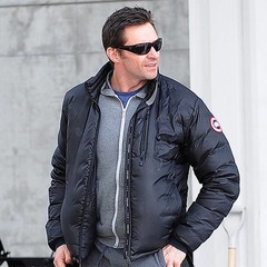 ヒューが声帯出血のトラブル、&ldquo;思い出の地&rdquo;での公演をキャンセル。