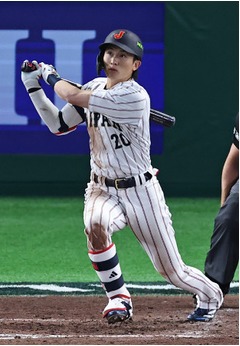 周東の３ラン　野球