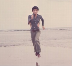 美川憲一、若き日の&ldquo;全力ダッシュ&rdquo;姿に「美川も若い時は、全力だったわ〜」