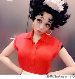 きゃりーの仮装が凄いと話題、人気キャラ&ldquo;ベティちゃん&rdquo;に大反響。