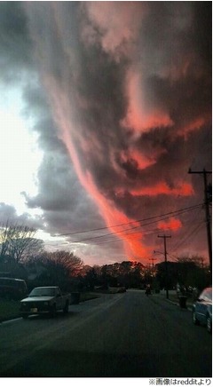 &ldquo;巨大な人の顔のような雲&rdquo;が話題に