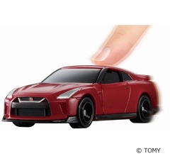 トミカが48年目の超進化、音と振動でエンジン体感