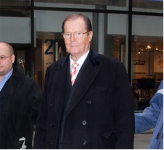 「007」ボンド役のロジャー・ムーアが死去