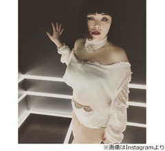 &ldquo;セクシーウーマン&rdquo;ブルゾンちえみに絶賛