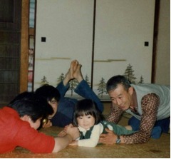 伊藤歩の&ldquo;かわいすぎる幼少期の写真&rdquo;