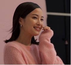 広瀬すず、オフは「人にお見せできない体勢でくつろいで」ずっとテレビ見ることも