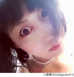 &ldquo;怖すぎる鳥居みゆき&rdquo;に反響、「寝違えた」写真がまるでホラー。